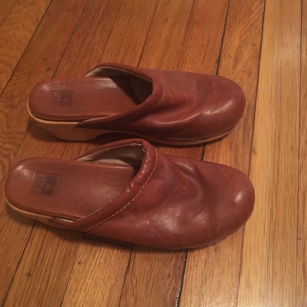 Frye leather clogs/mules 8.5